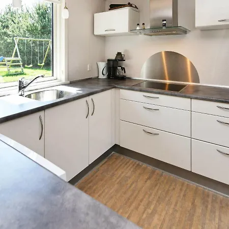 Three-bedroom Holiday In 5 * Ansager